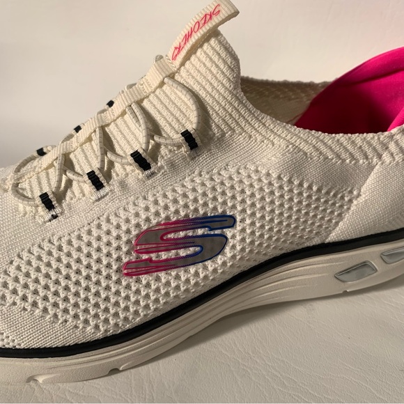 New SKECHERS Women’s Relaxed Fit Air-Cooled MEMORY FOAM Size 9 - Picture 3 of 16